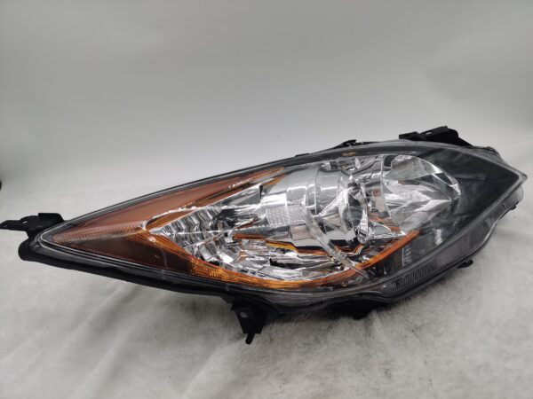 MAZDA 3 2010-2013 HALOGEN R.H.S HEADLIGHT ASSEMBLY