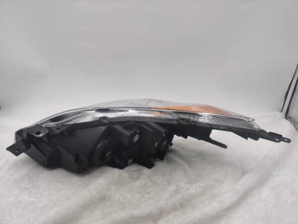 MAZDA 3 2010-2013 HALOGEN R.H.S HEADLIGHT ASSEMBLY