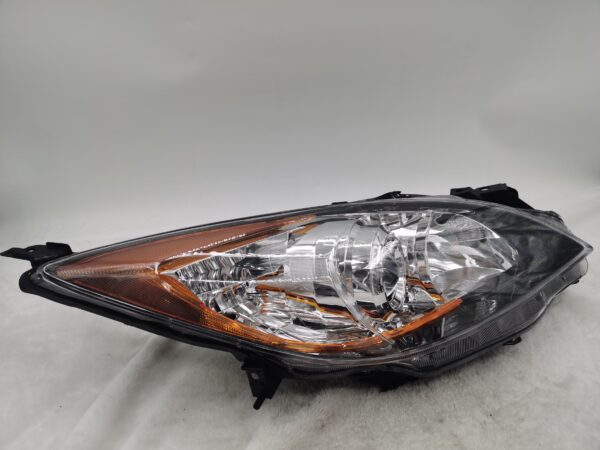 MAZDA 3 2010-2013 HALOGEN R.H.S HEADLIGHT ASSEMBLY