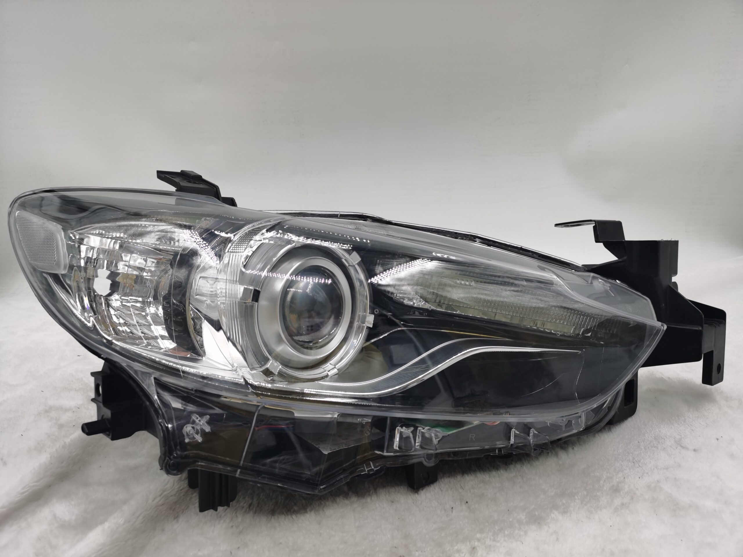 MAZDA 6 2013-2014 XENON R.H.S HEADLIGHT ASSEMBLY