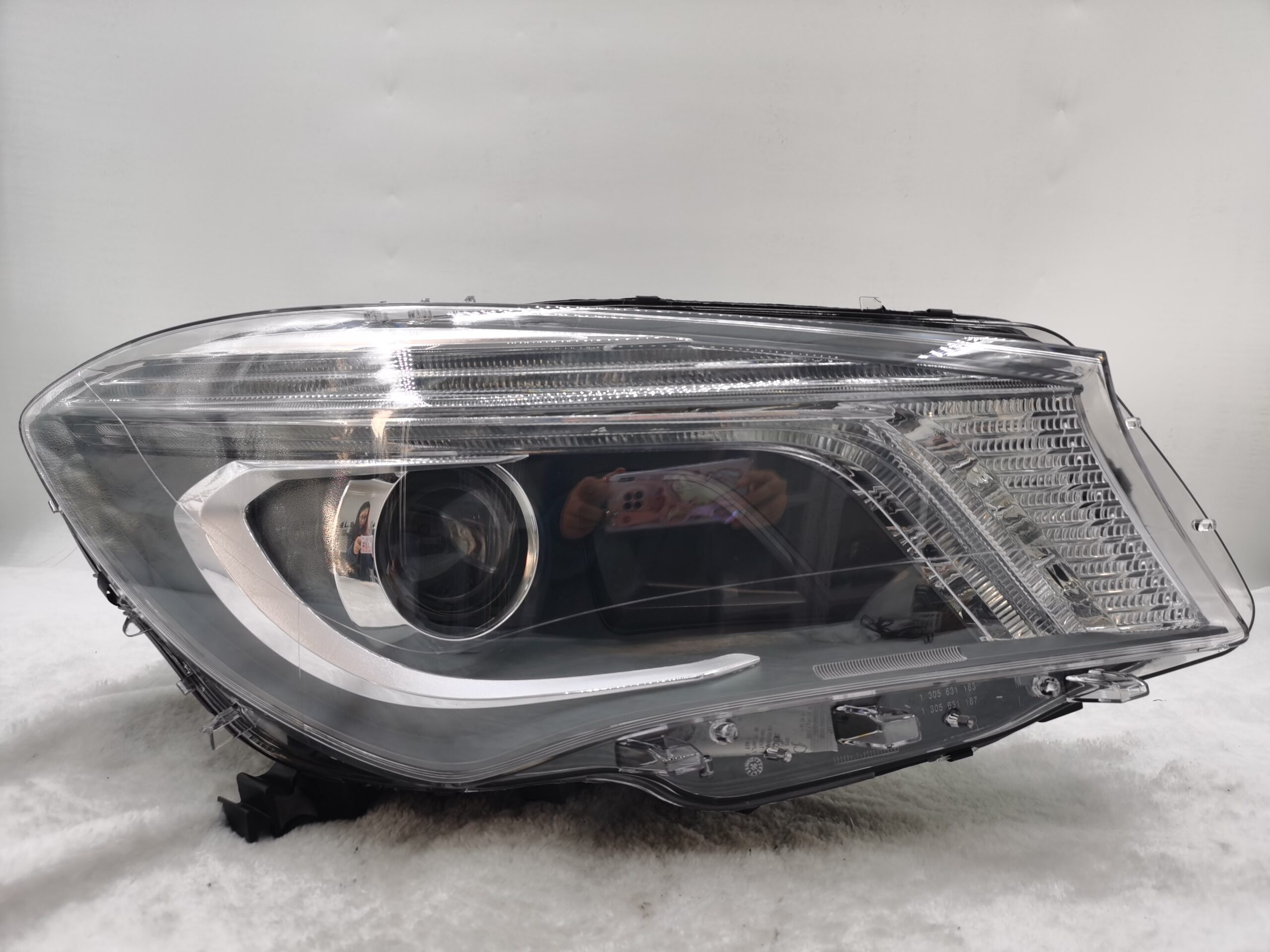 MERCEDES-BENZ CLA-CLASS W117 CLA250 2012-2015 XENON R.H.S HEADLIGHT ASSEMBLY