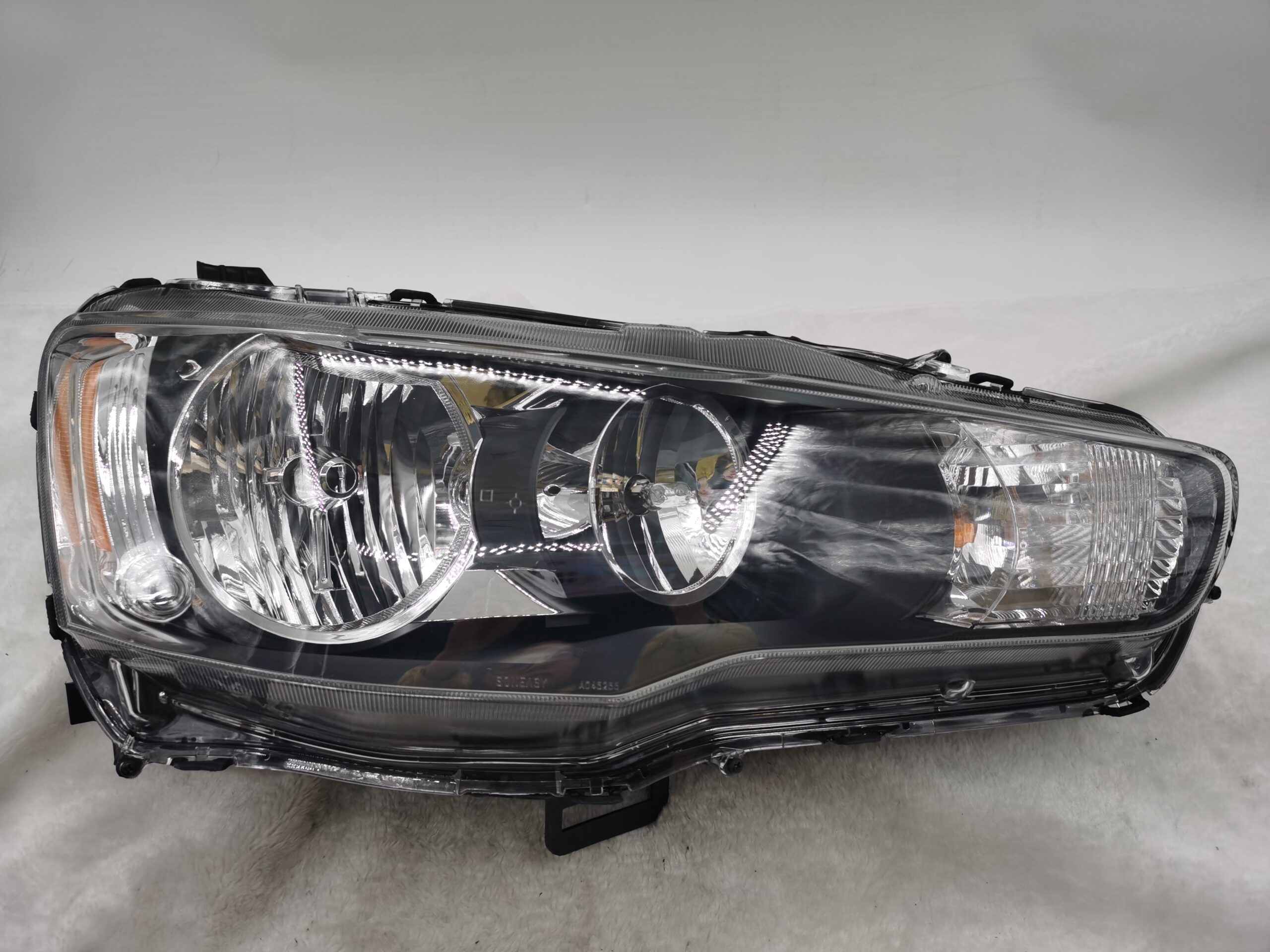 MITSUBISHI LANCER 2008-2018 HALOGEN R.H.S HEADLIGHT ASSEMBLY