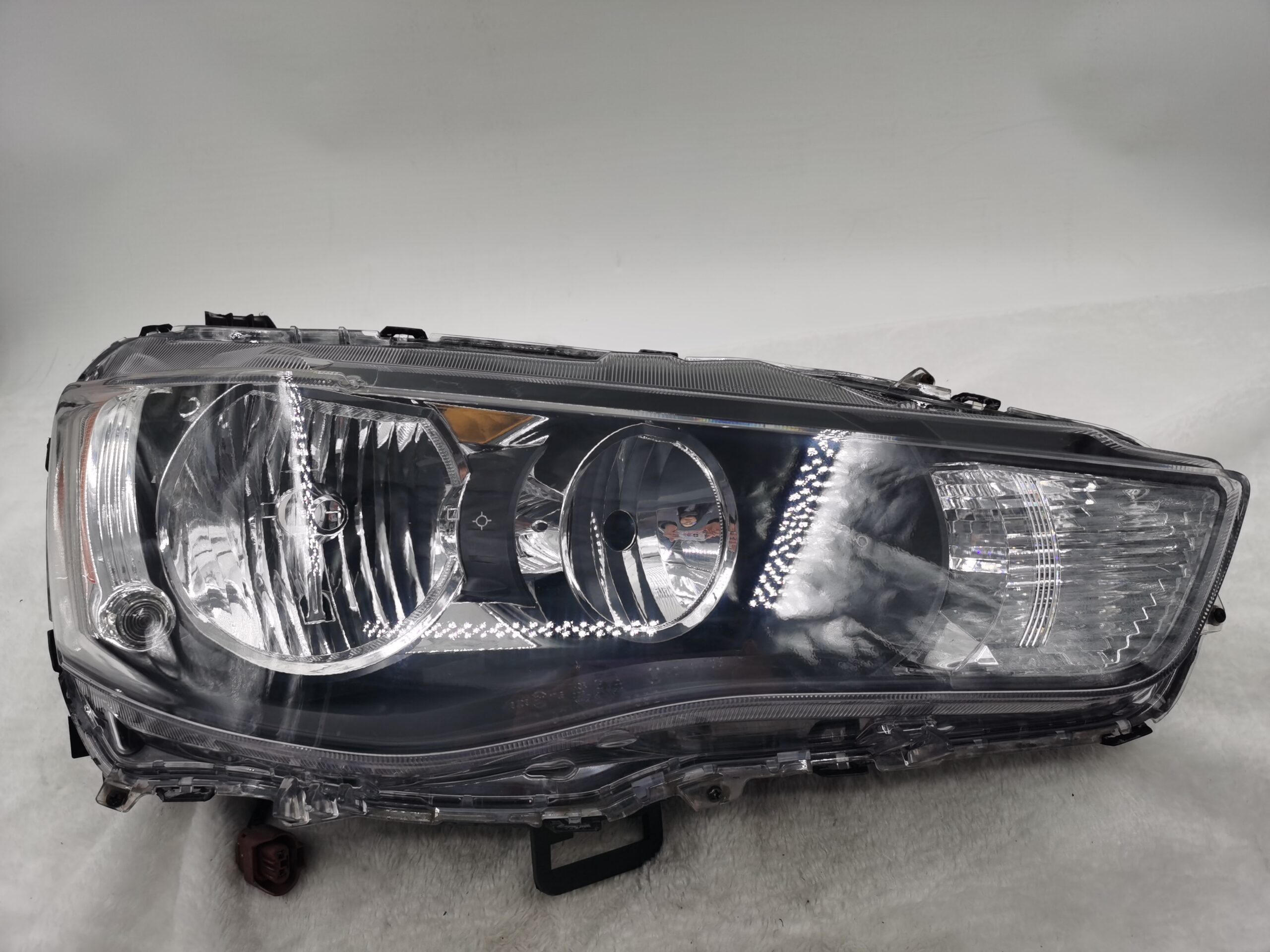 MITSUBISHI LANCER 2008-2018 HALOGEN R.H.S HEADLIGHT ASSEMBLY