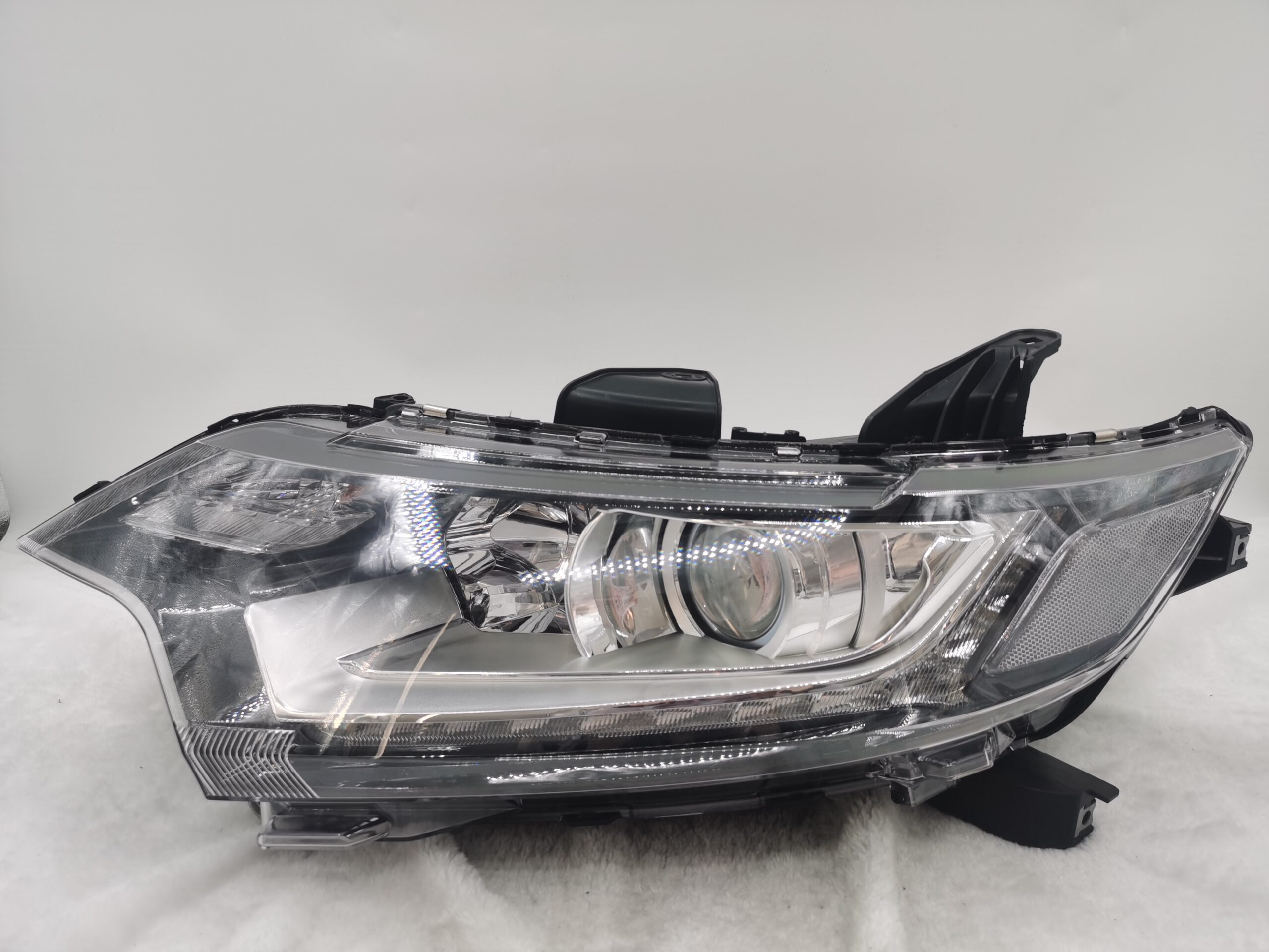 MITSUBISHI OUTLANDER 2016-2020 HALOGEN L.H.S HEADLIGHT ASSEMBLY