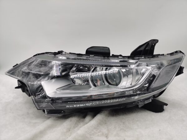 MITSUBISHI OUTLANDER 2016-2020 HALOGEN L.H.S HEADLIGHT ASSEMBLY