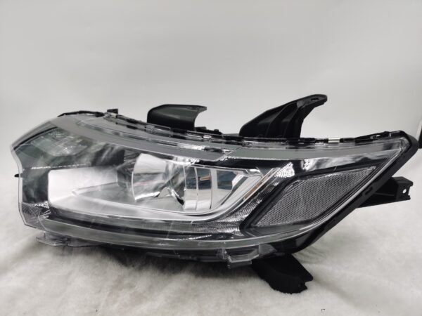 MITSUBISHI OUTLANDER 2016-2020 HALOGEN L.H.S HEADLIGHT ASSEMBLY