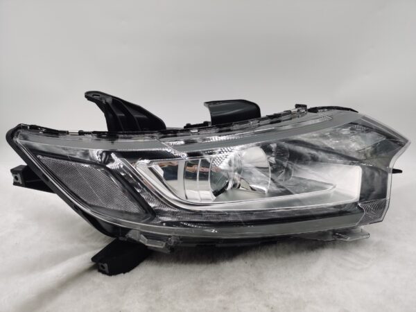 MITSUBISHI OUTLANDER 2016-2020 HALOGEN R.H.S HEADLIGHT ASSEMBLY