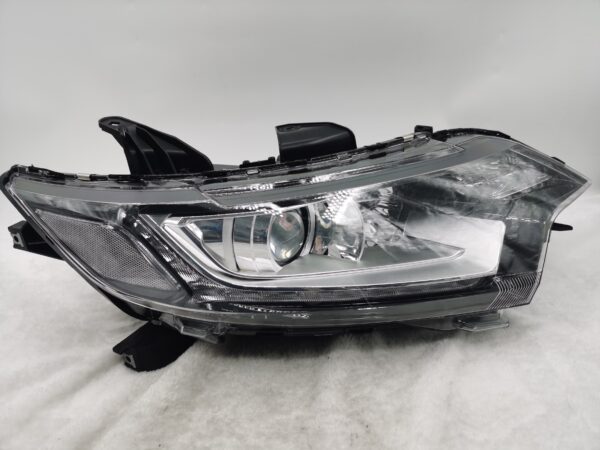 MITSUBISHI OUTLANDER 2016-2020 HALOGEN R.H.S HEADLIGHT ASSEMBLY