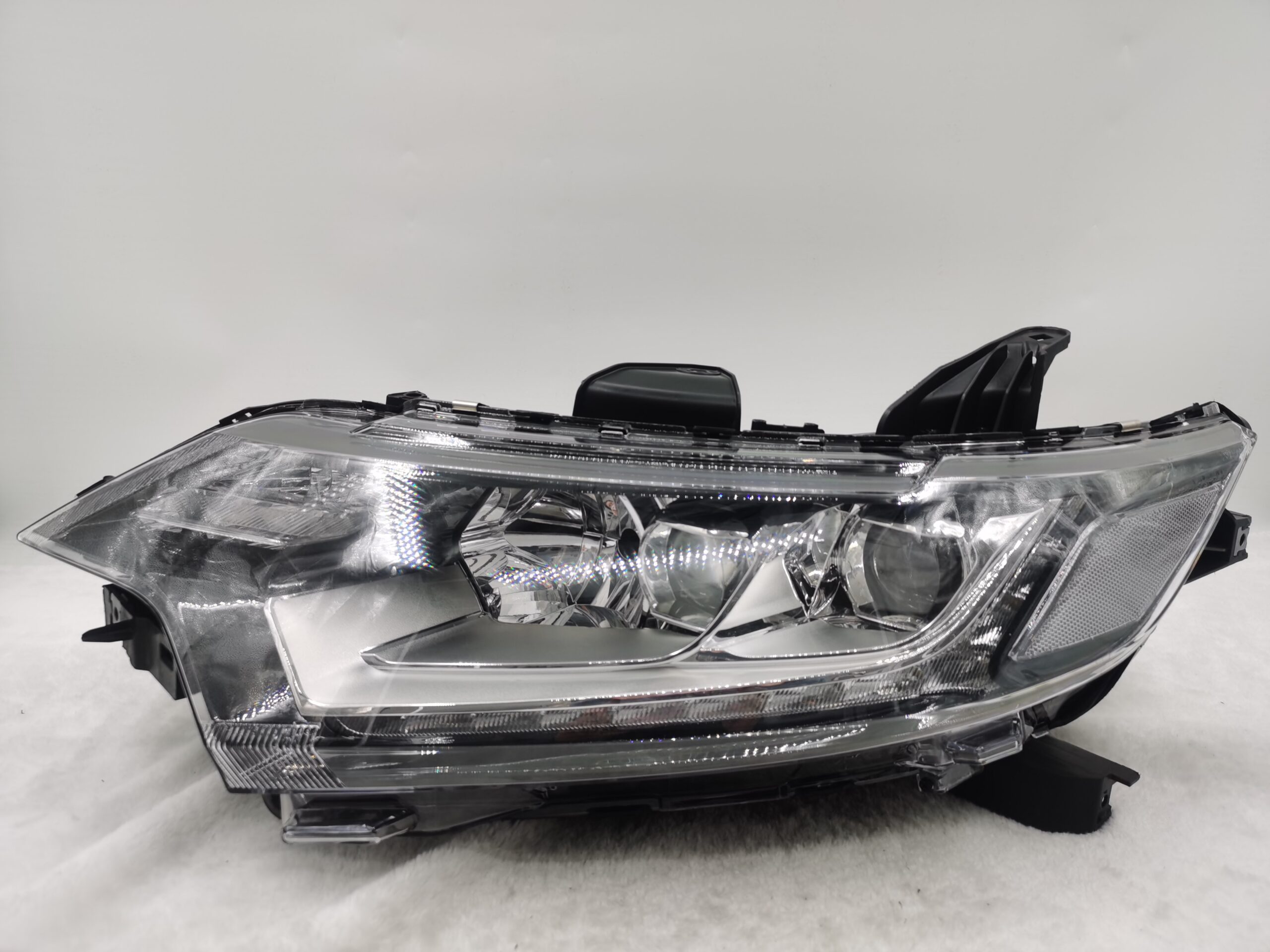 MITSUBISHI OUTLANDER 2016-2020 LED L.H.S HEADLIGHT ASSEMBLY