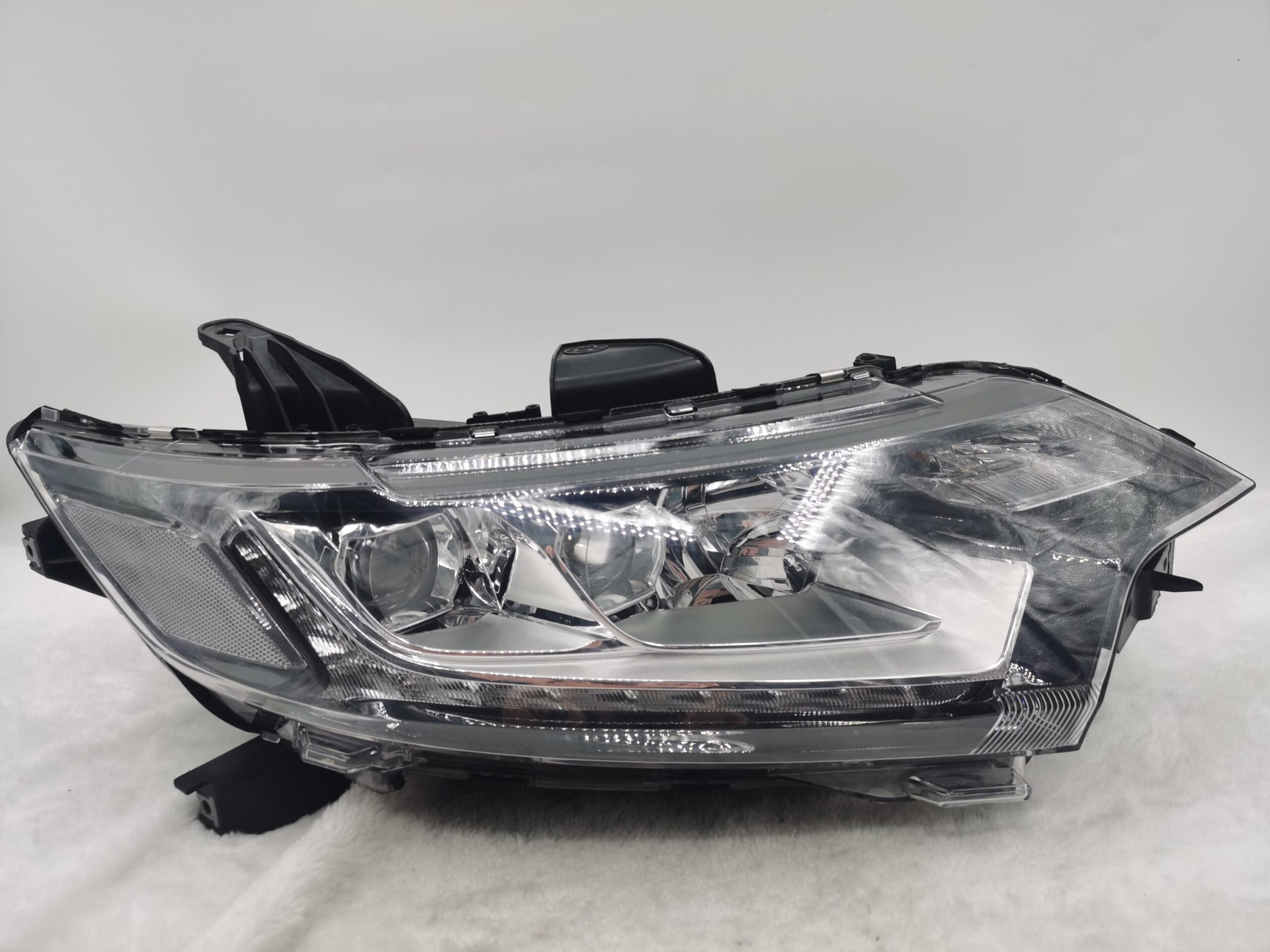 MITSUBISHI OUTLANDER 2016-2020 LED R.H.S HEADLIGHT ASSEMBLY