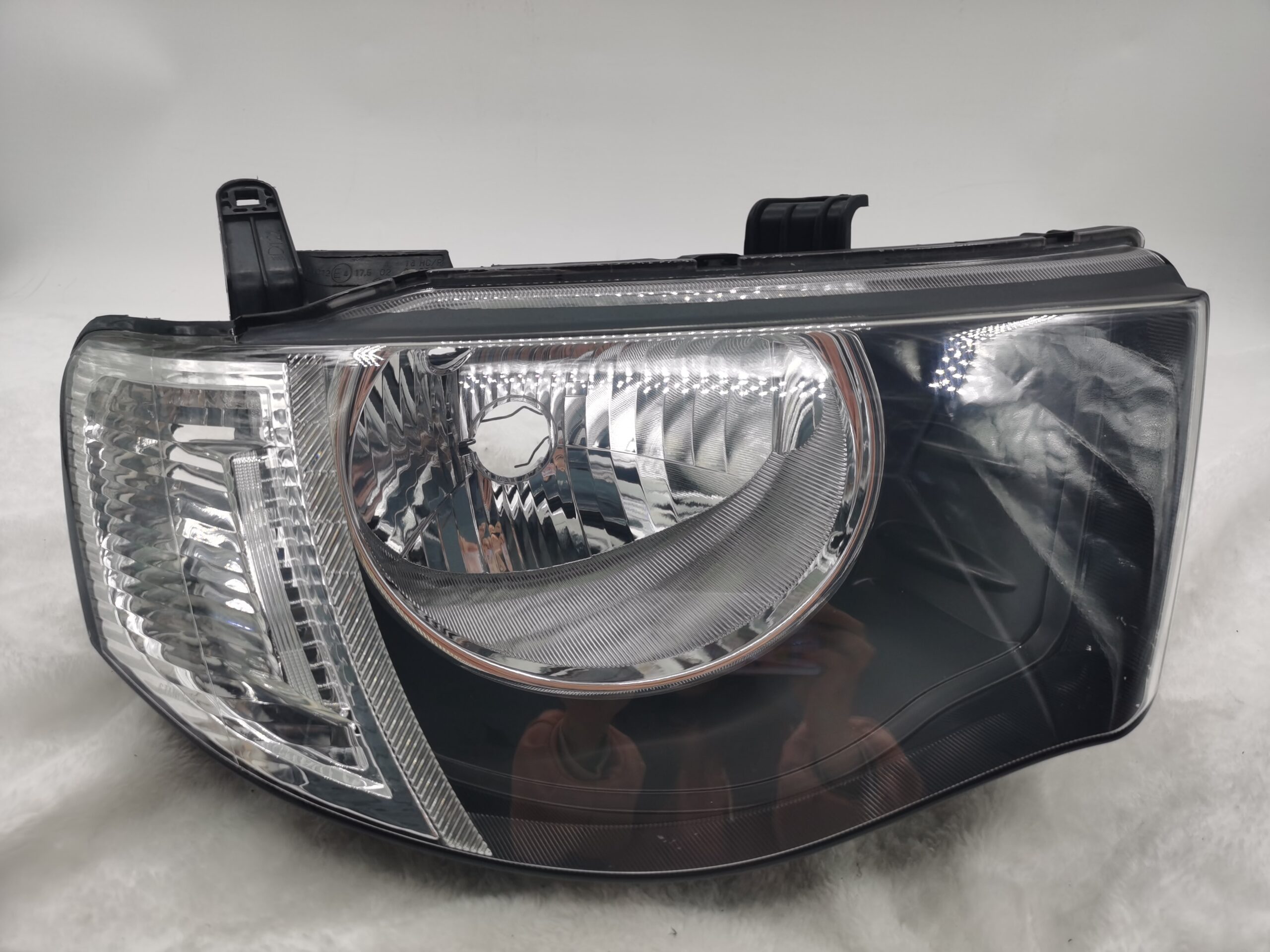 MITSUBISHI TRITON GLX-R L200 2006-2014 HALOGEN R.H.S HEADLIGHT ASSEMBLY