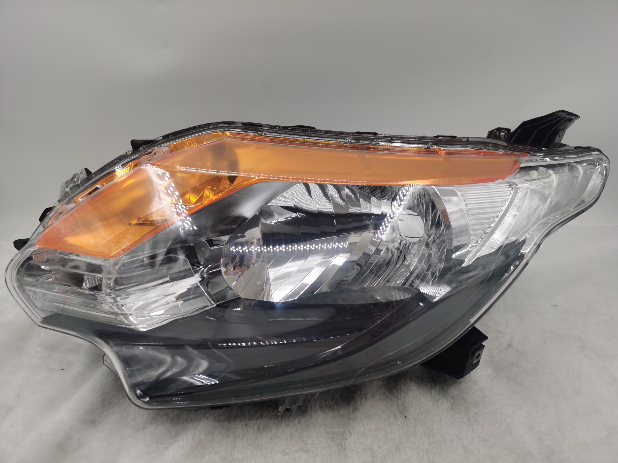 MITSUBISHI TRITON L200 2015-2018 HALOGEN L.H.S HEADLIGHT ASSEMBLY