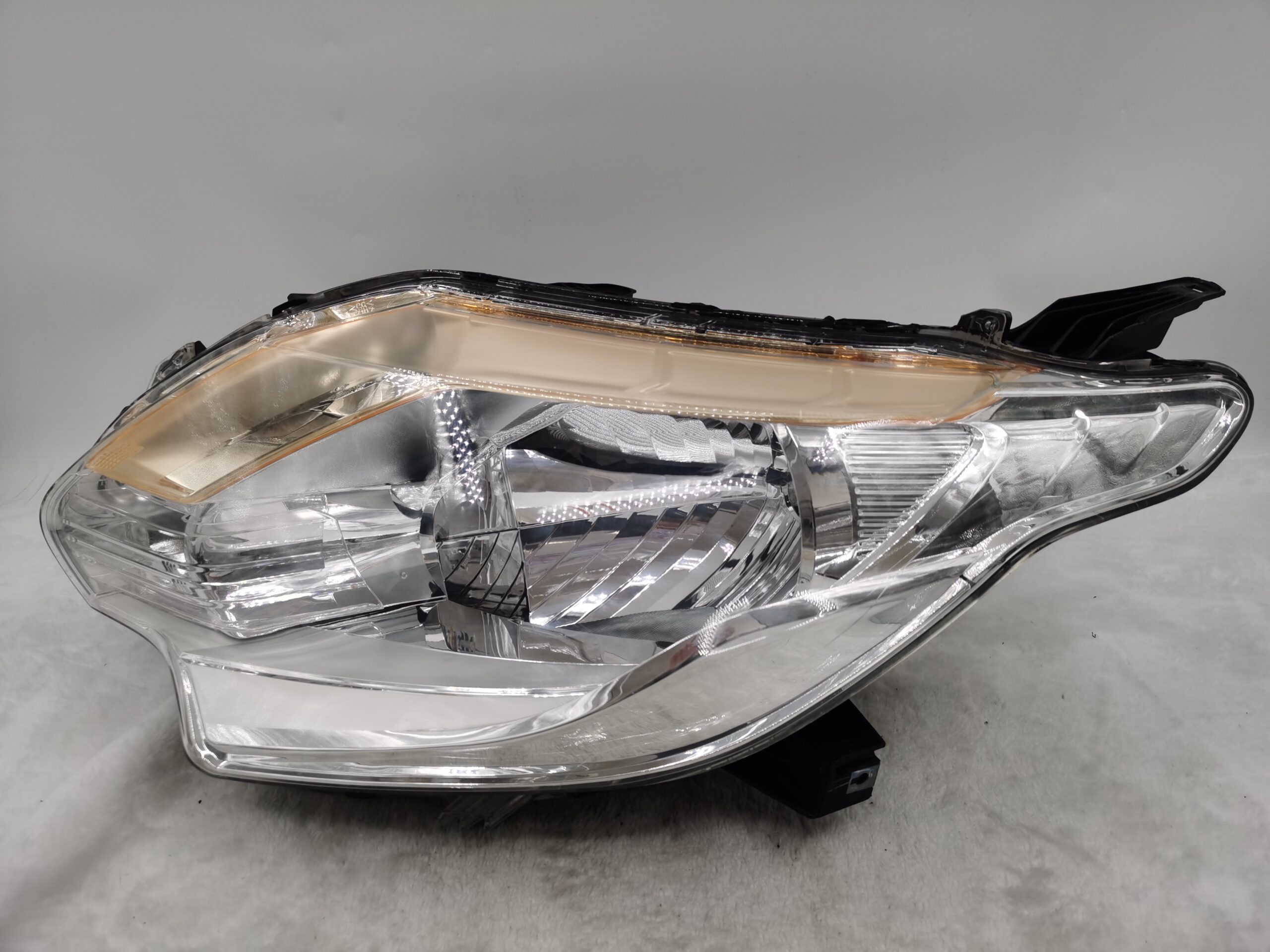 MITSUBISHI TRITON L200 2015-2018 HALOGEN L.H.S HEADLIGHT ASSEMBLY