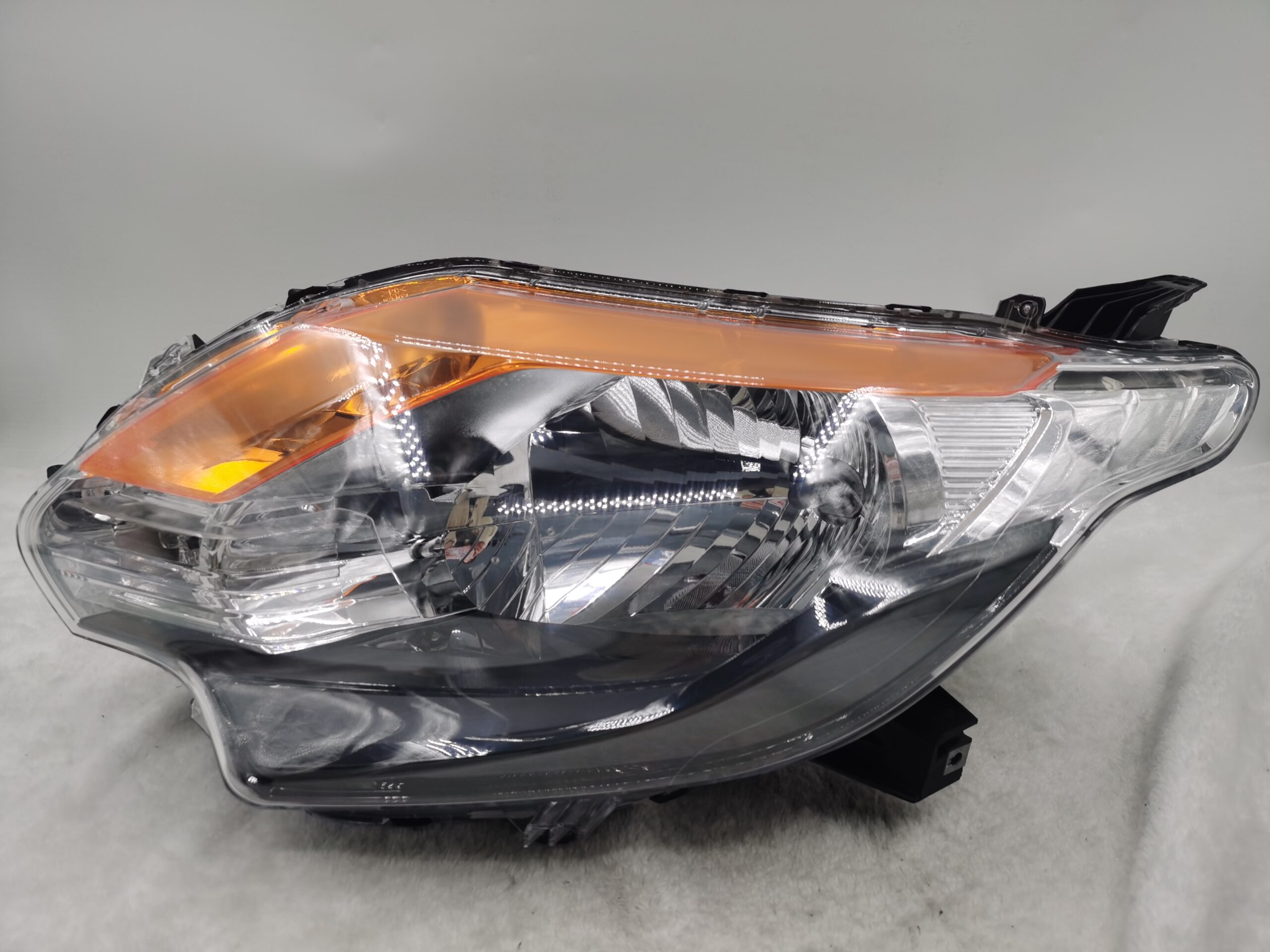 MITSUBISHI TRITON L200 2015-2018 HALOGEN L.H.S HEADLIGHT ASSEMBLY