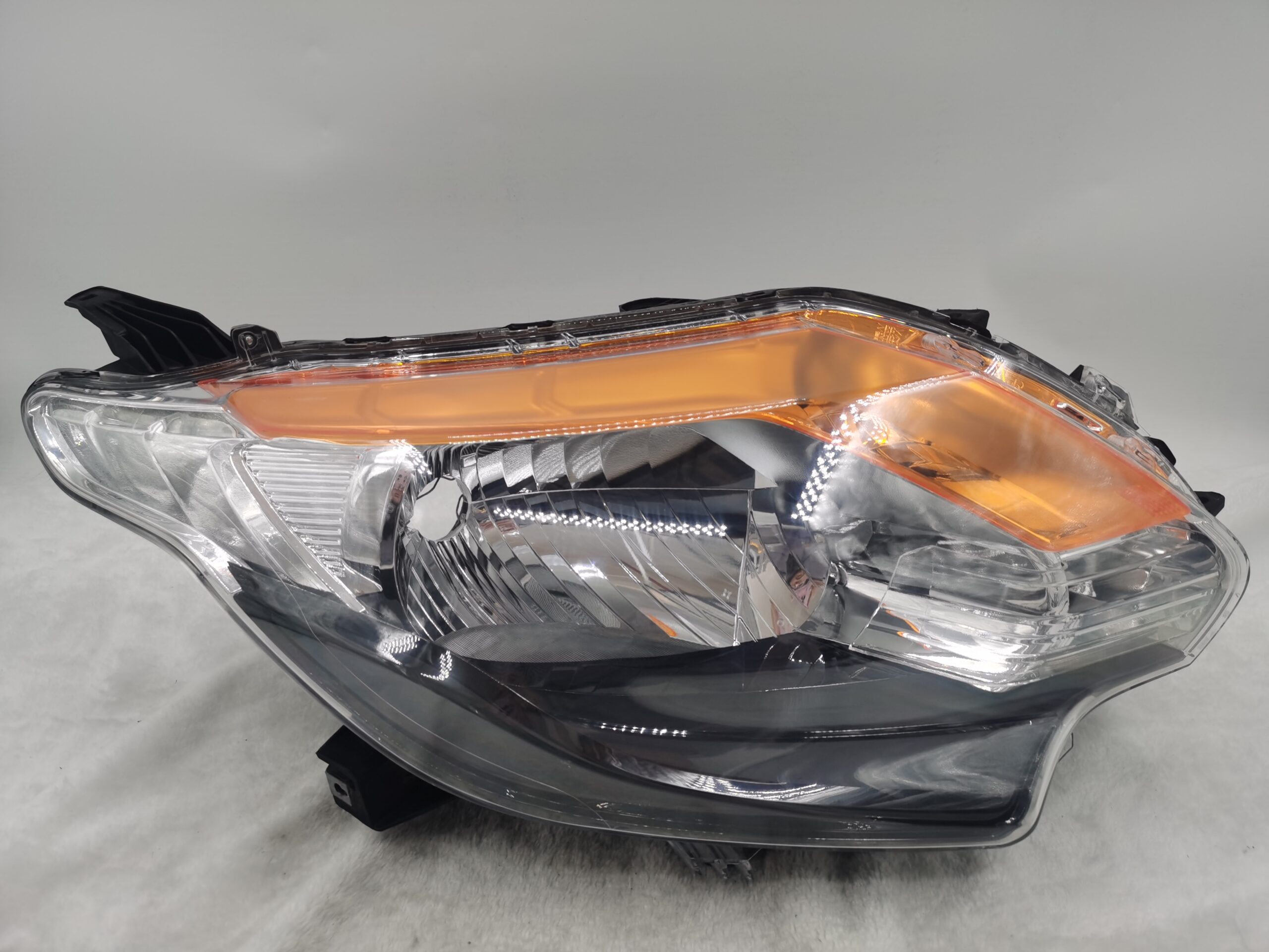 MITSUBISHI TRITON L200 2015-2018 HALOGEN R.H.S HEADLIGHT ASSEMBLY