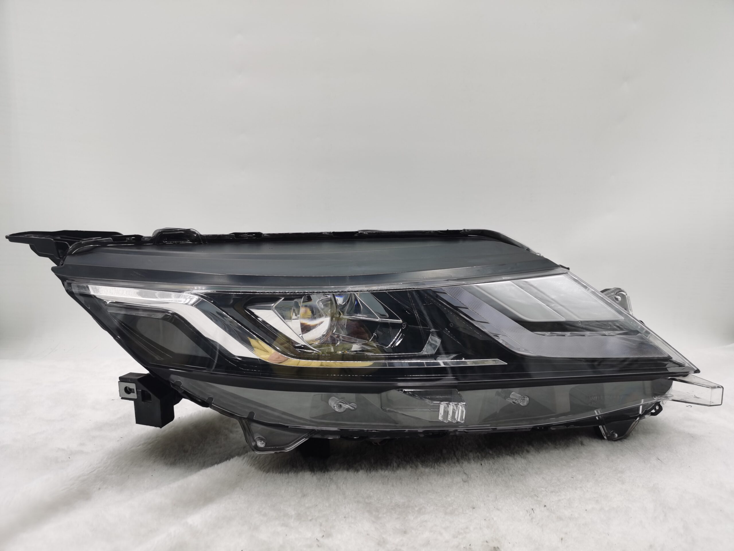 MITSUBISHI TRITON L200 2019-2023 LED R.H.S HEADLIGHT ASSEMBLY