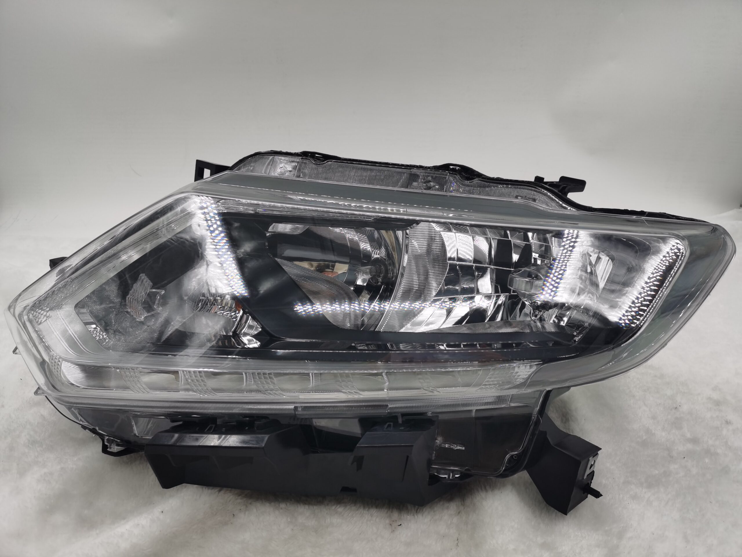 NISSAN X-TRAIL 2014-2016 HALOGEN L.H.S HEADLIGHT ASSEMBLY