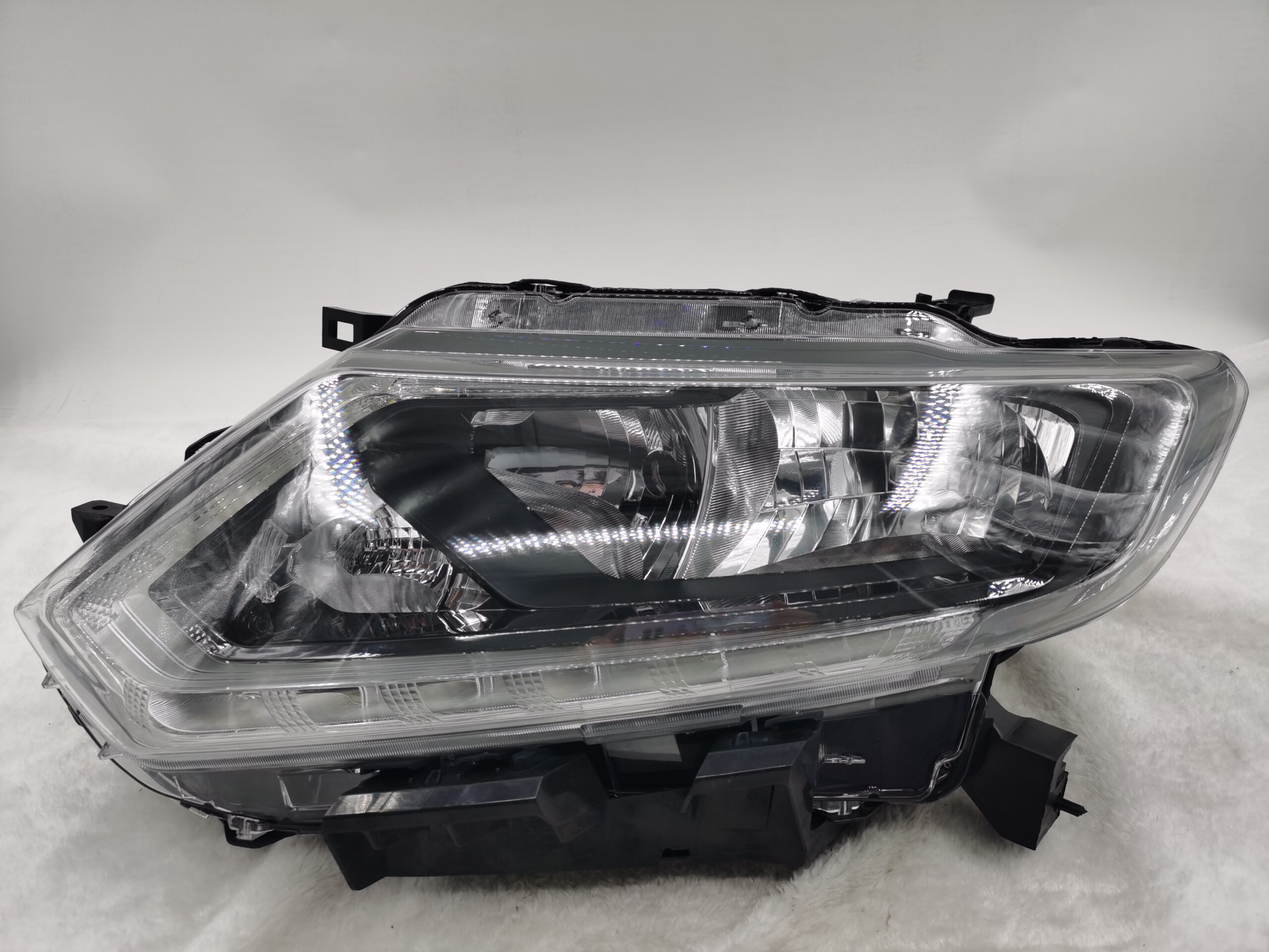 NISSAN X-TRAIL 2014-2016 HALOGEN L.H.S HEADLIGHT ASSEMBLY