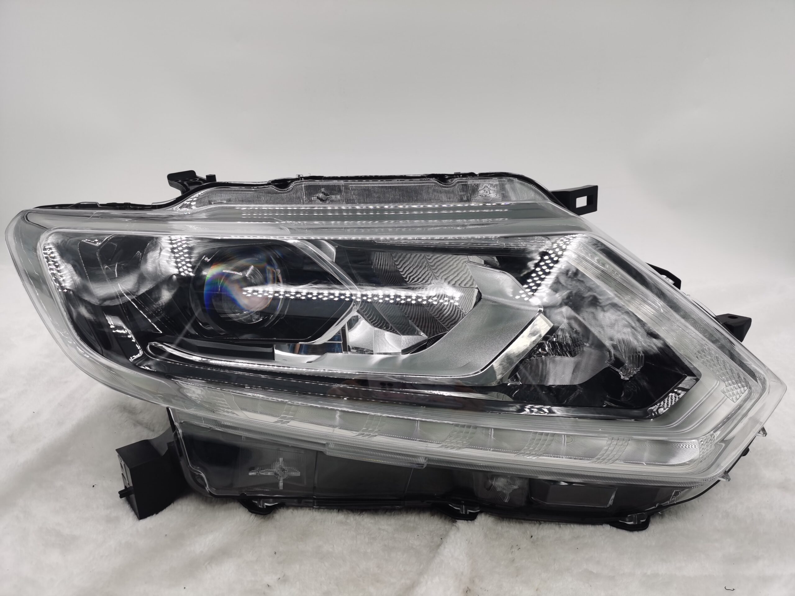 NISSAN X-TRAIL 2014-2016 LED R.H.S HEADLIGHT ASSEMBLY