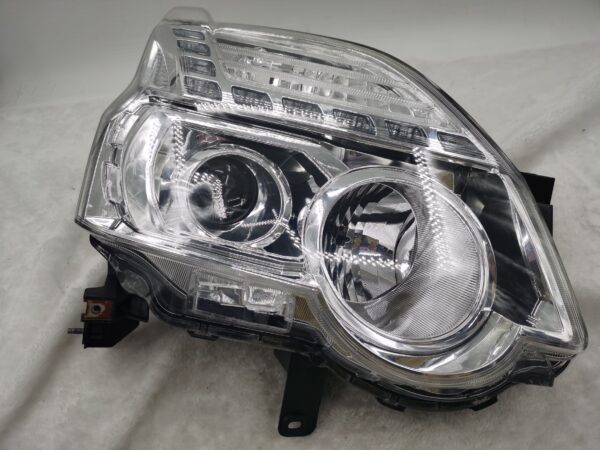 NISSAN X-TRAIL T31 2010-2013 HALOGEN R.H.S HEADLIGHT ASSEMBLY