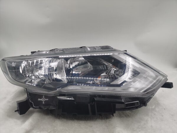 NISSAN X-TRAIL T32 2017-2020 HALOGEN R.H.S HEADLIGHT ASSEMBLY