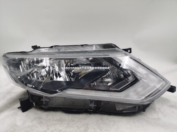 NISSAN X-TRAIL T32 2017-2020 HALOGEN R.H.S HEADLIGHT ASSEMBLY