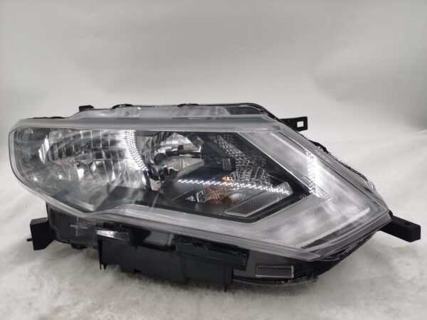 NISSAN X-TRAIL T32 2017-2020 HALOGEN R.H.S HEADLIGHT ASSEMBLY