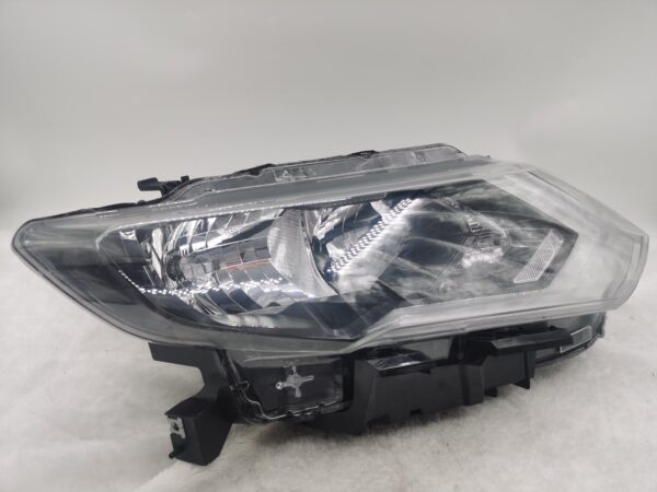 NISSAN X-TRAIL T32 2017-2020 HALOGEN R.H.S HEADLIGHT ASSEMBLY