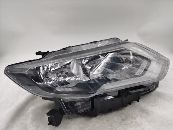 NISSAN X-TRAIL T32 2017-2020 HALOGEN R.H.S HEADLIGHT ASSEMBLY