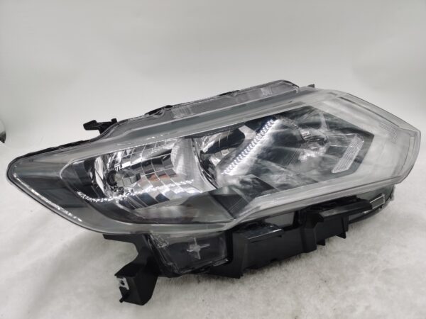 NISSAN X-TRAIL T32 2017-2020 HALOGEN R.H.S HEADLIGHT ASSEMBLY