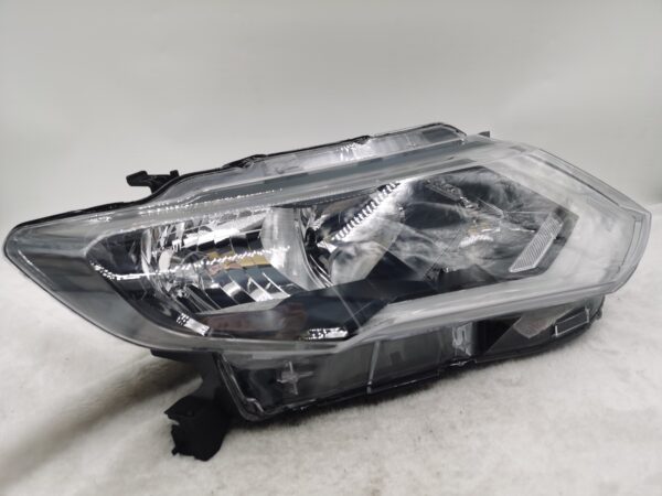 NISSAN X-TRAIL T32 2017-2020 HALOGEN R.H.S HEADLIGHT ASSEMBLY