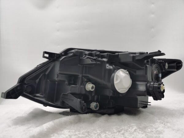 NISSAN X-TRAIL T32 2017-2020 HALOGEN R.H.S HEADLIGHT ASSEMBLY