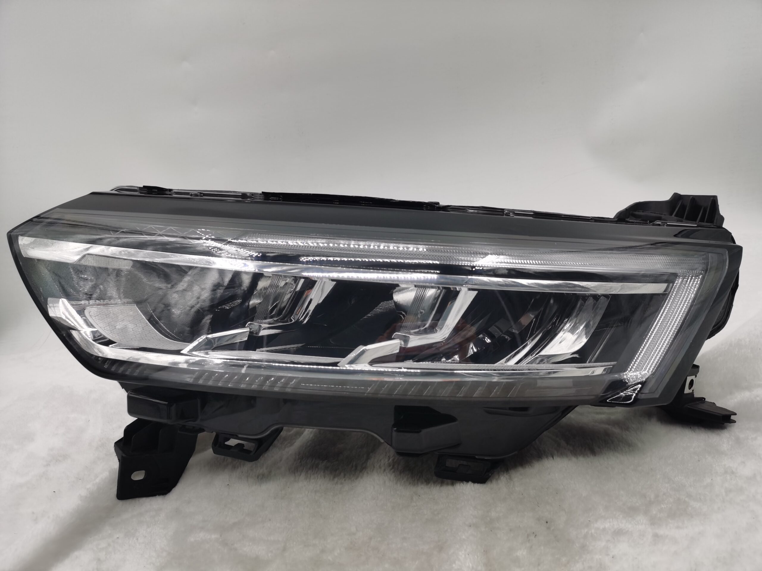 RENAULT KOLEOS 2021-2023 LED L.H.S HEADLIGHT ASSEMBLY