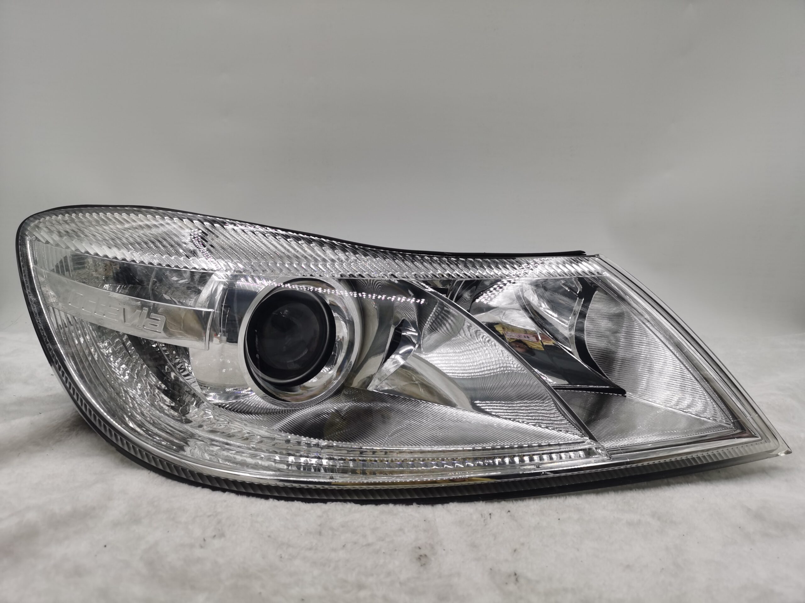 SKODA OCTAVIA 2009-2012 LENS HALOGEN R.H.S HEADLIGHT ASSEMBLY