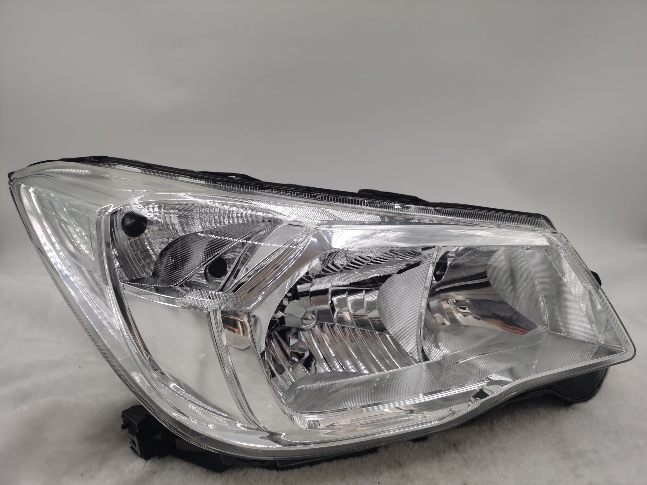 SUBARU FORESTER 2013-2015 HALOGEN R.H.S HEADLIGHT ASSEMBLY