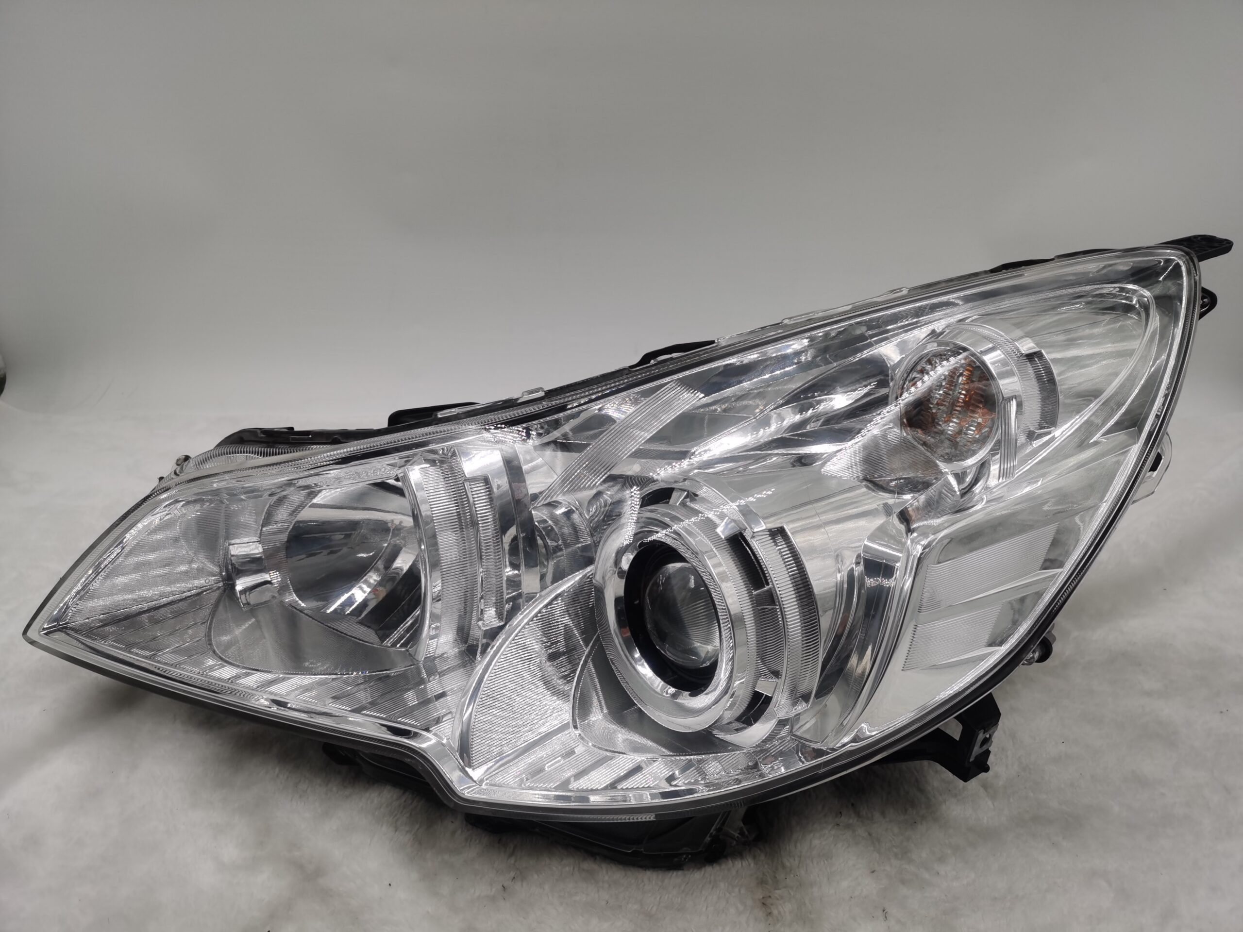 SUBARU LEGACY OUTBACK 2010-2012 HALOGEN L.H.S HEADLIGHT ASSEMBLY