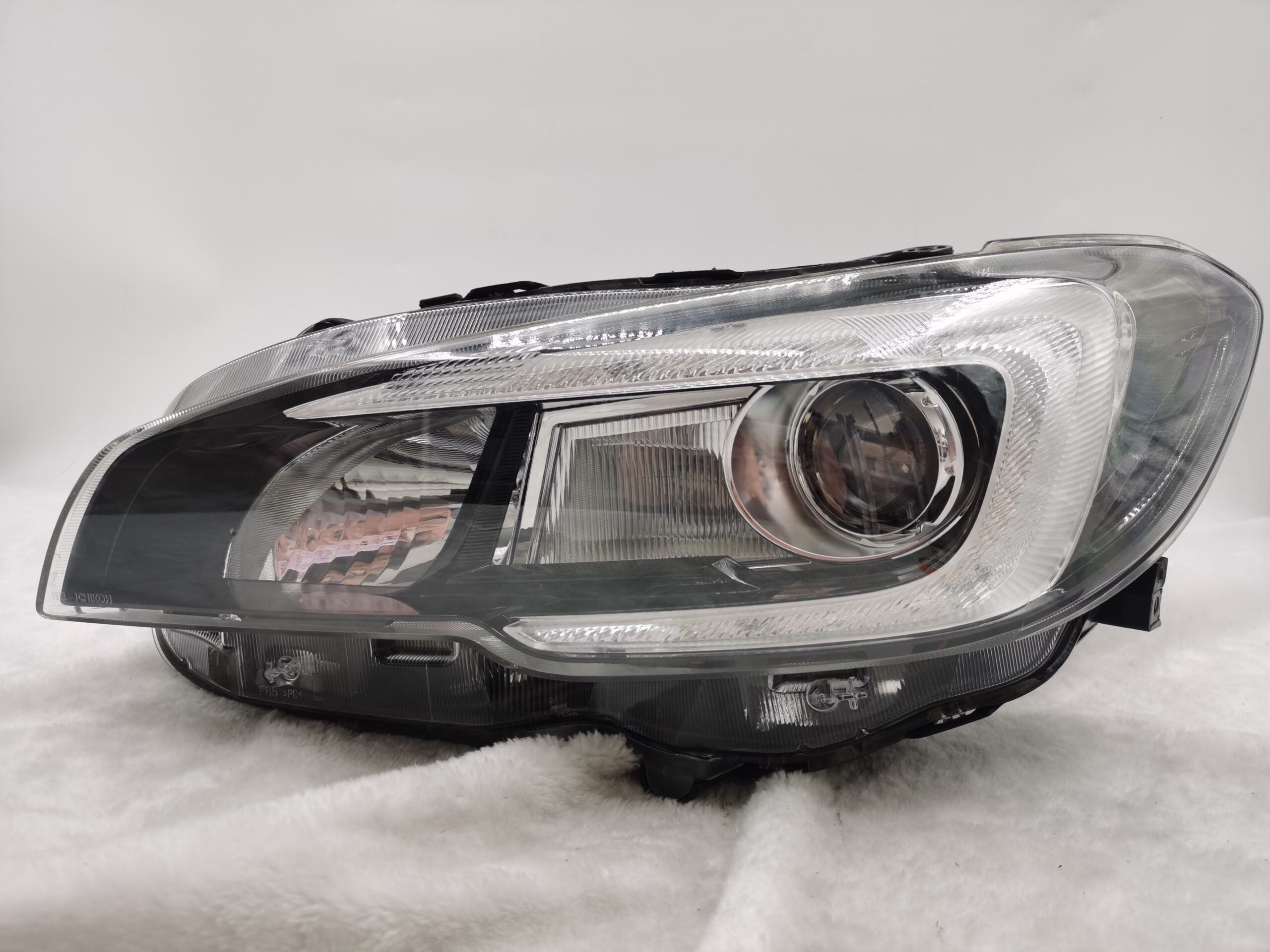 SUBARU WRX LEVORG 2015-2017 LEN LED L.H.S HEADLIGHT ASSEMBLY