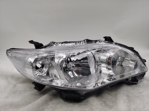 TOYOTA COROLLA E150 2011-2013 HALOGEN R.H.S HEADLIGHT ASSEMBLY