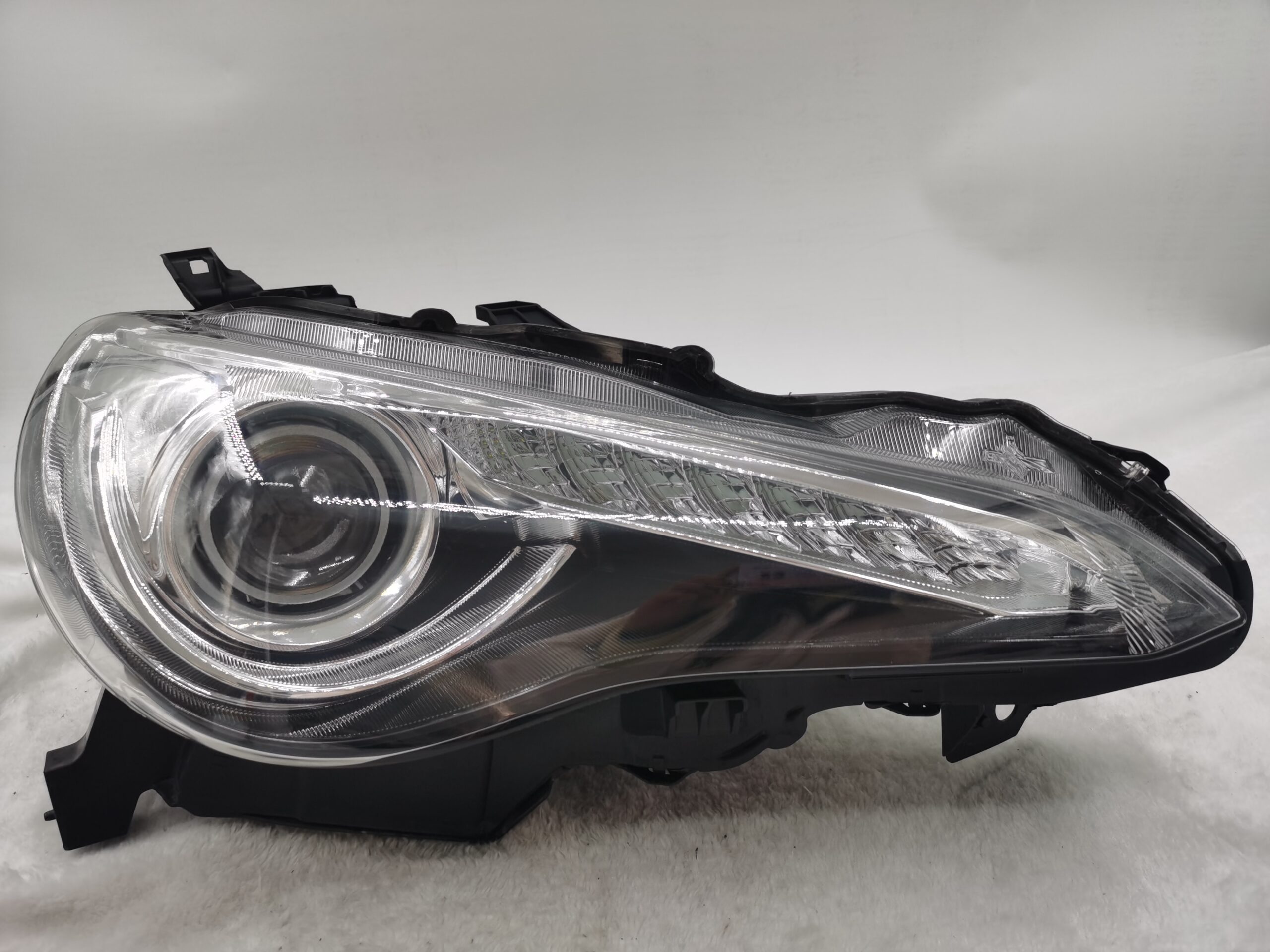 TOYOTA GT86 ZN6 2012-2016 XENON R.H.S HEADLIGHT ASSEMBLY