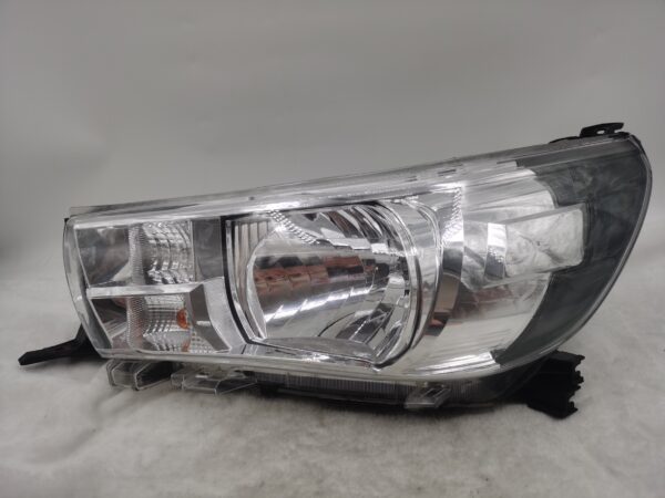 TOYOTA HILUX REVO 2015-2019 HALOGEN L.H.S HEADLIGHT ASSEMBLY