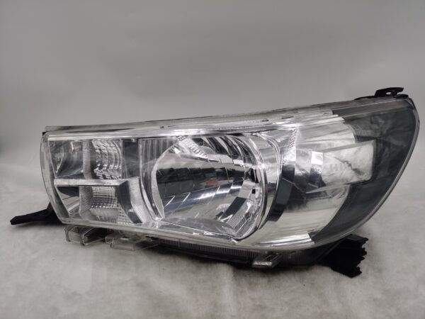 TOYOTA HILUX REVO 2015-2019 HALOGEN L.H.S HEADLIGHT ASSEMBLY