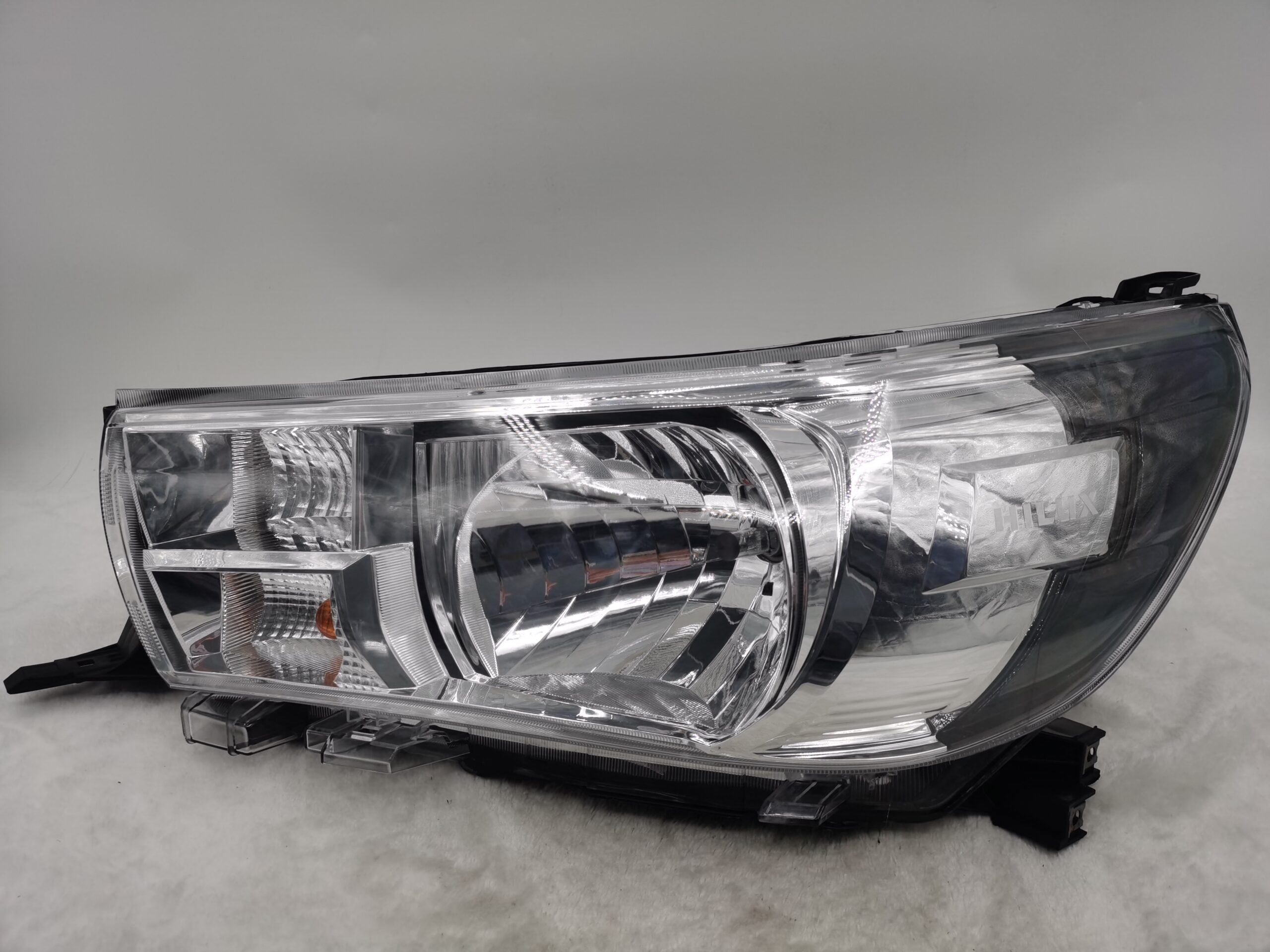 TOYOTA HILUX REVO 2015-2019 HALOGEN L.H.S HEADLIGHT ASSEMBLY