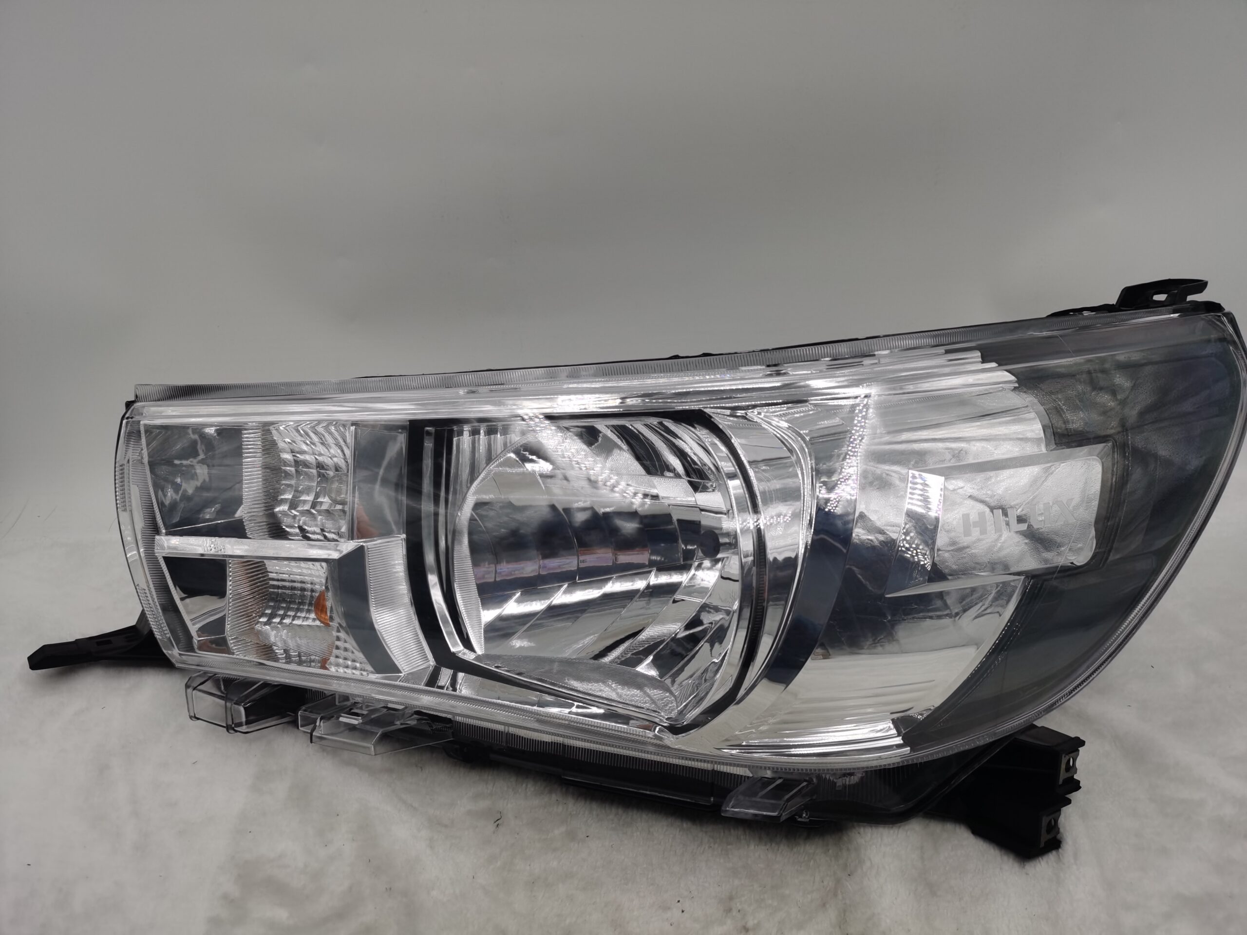 TOYOTA HILUX REVO 2015-2019 HALOGEN L.H.S HEADLIGHT ASSEMBLY