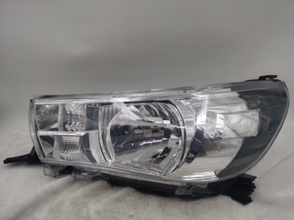 TOYOTA HILUX REVO 2015-2019 HALOGEN L.H.S HEADLIGHT ASSEMBLY