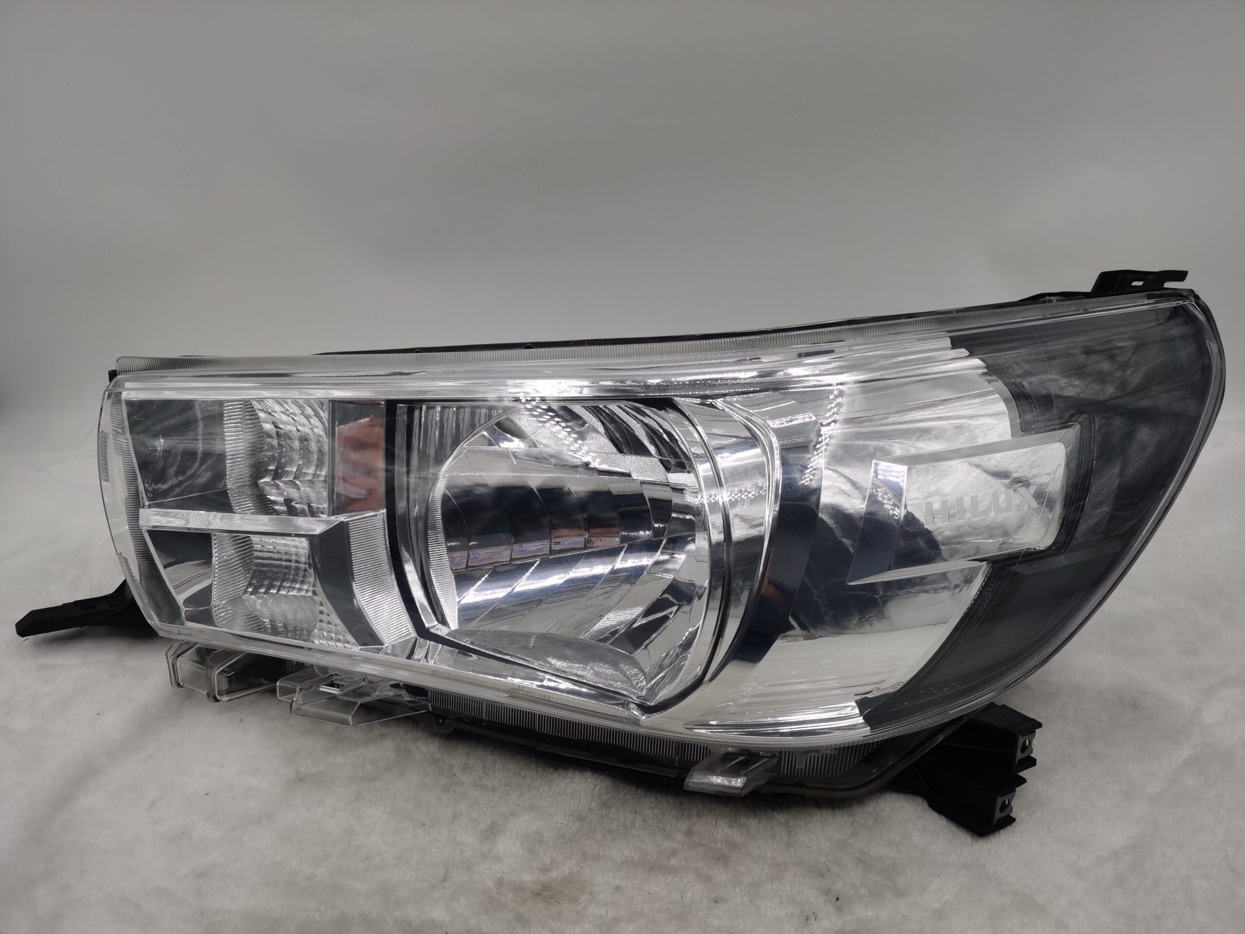 TOYOTA HILUX REVO 2015-2019 HALOGEN L.H.S HEADLIGHT ASSEMBLY