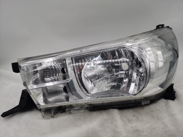 TOYOTA HILUX REVO 2015-2019 HALOGEN L.H.S HEADLIGHT ASSEMBLY