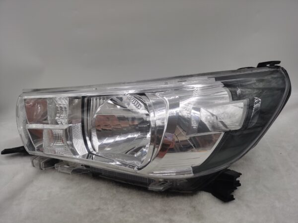 TOYOTA HILUX REVO 2015-2019 HALOGEN L.H.S HEADLIGHT ASSEMBLY