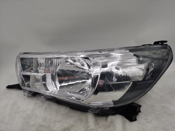 TOYOTA HILUX REVO 2015-2019 HALOGEN L.H.S HEADLIGHT ASSEMBLY