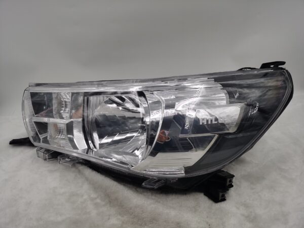 TOYOTA HILUX REVO 2015-2019 HALOGEN L.H.S HEADLIGHT ASSEMBLY