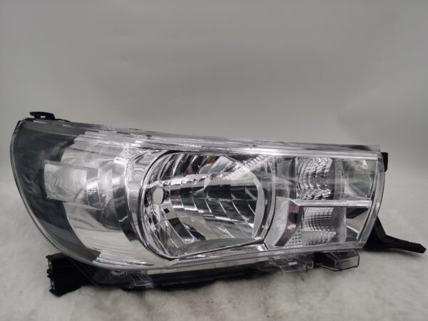 TOYOTA HILUX REVO 2015-2019 HALOGEN R.H.S HEADLIGHT ASSEMBLY